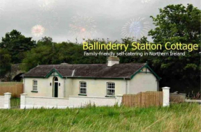 Ballinderry Station Cottage - luxury stay.